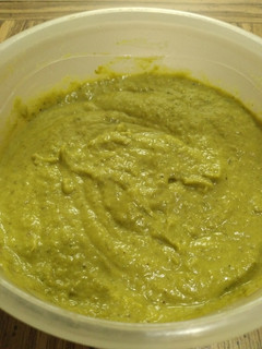 Una foto de Salsa cremosa de chile poblano, jalapeño y habanero