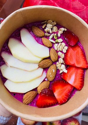 Hình của món Smoothies bowl Tím vui vẻ.