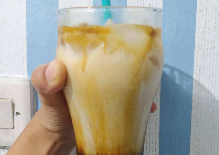 Kopi kekinian /Kopi susu gula aren