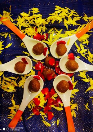 A picture of Bhog Ke Ladoo.