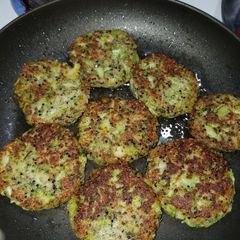 A picture of Cheesy Broccoli Quinoa Fritters.