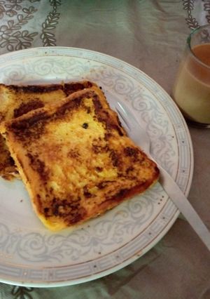 A picture of French Toast.
