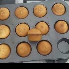 A picture of Easy vanilla cupcakes.