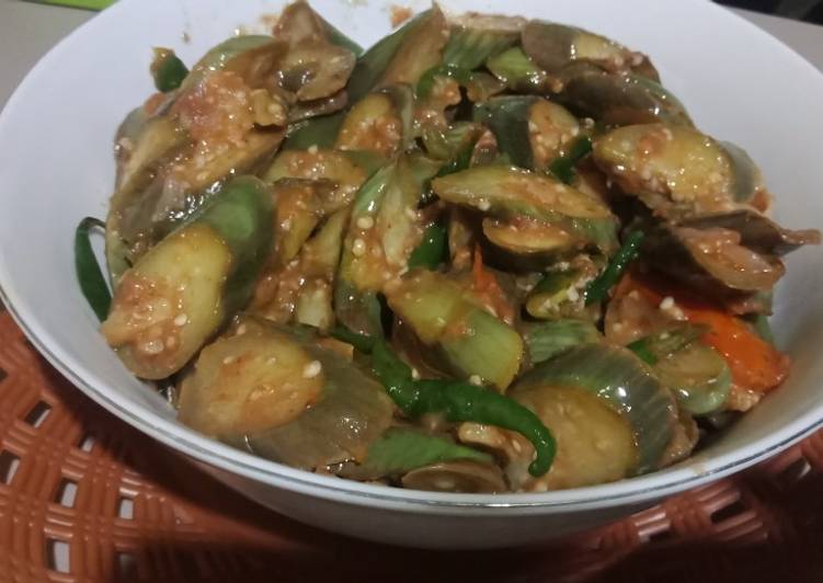 Tumis terong hijau asam sunti