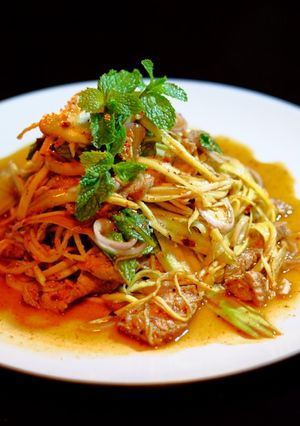 รูปของ ก้อยหมูมะม่วง #รักบ้านเกิด