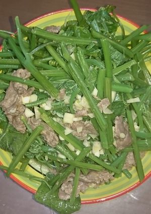 Hình của món Đọt su su xào tỏi thịt bò.