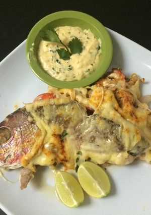 Una foto de Pescado deshuesado Relleno de Camarón al Termidor