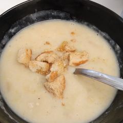 A picture of Potato and leek soup 🍲.