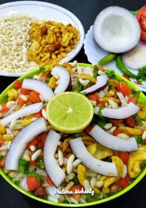 A picture of Jhaal Muri(Spicy Puffed Rice).