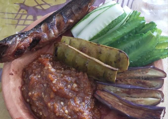 Pecel lele sambal tomat