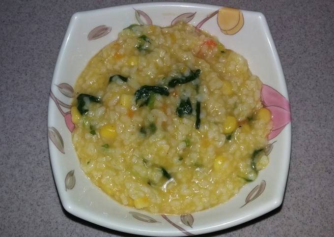 Bagaimana Membuat Bubur Manado Sederhana ala Anak Kost yang Enak