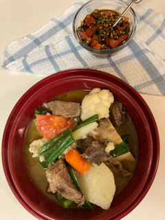 A picture of Beef Bones Soup/Sop Balungan/Yahni.
