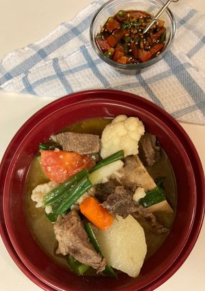 A picture of Beef Bones Soup/Sop Balungan/Yahni.