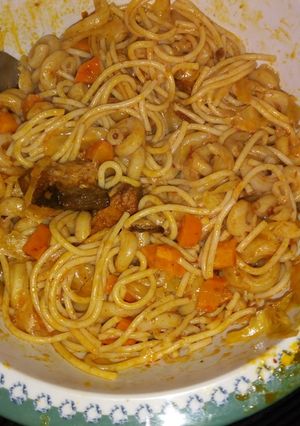 A picture of Jollof din taliya da carrot.