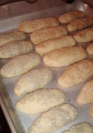 A picture of Lady fingers.