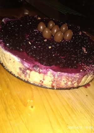 Fehércsokis sajttorta, áfonya szósszal 😋🤤 · Sütés nélkül recept fotója
