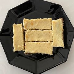A picture of Lemon and Weetabix slice.