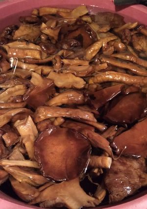 Una foto de Hongos en escabeche