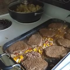 Cube steak en salsa negra A picture of Cube steak en salsa negra.