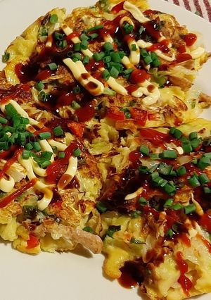 Una foto de Okonomiyaki・お好み焼き