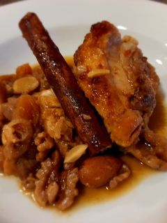 Una foto de Pollo rustido con frutos secos