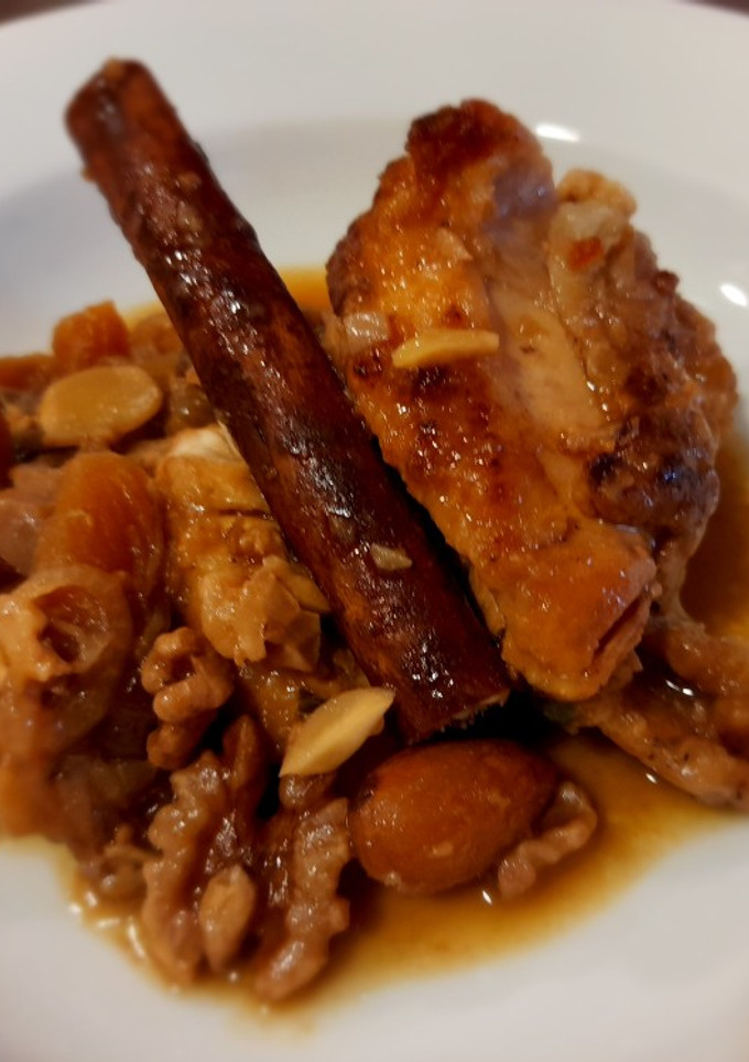 Una foto de Pollo rustido con frutos secos