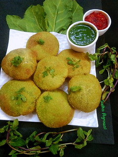 पालक की कचौड़ी(Palak ki kachori recipe in hindi) रेसिपी मुख्य फोटो