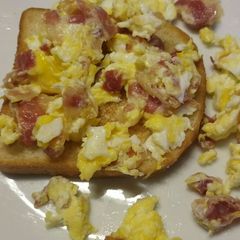 A picture of Fluffy's indulgent Sunday brunch.