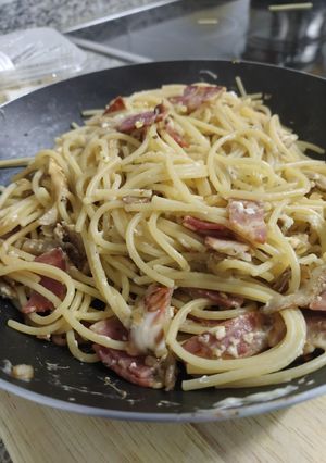 Una foto de 🍝 Pasta carbonara con setas