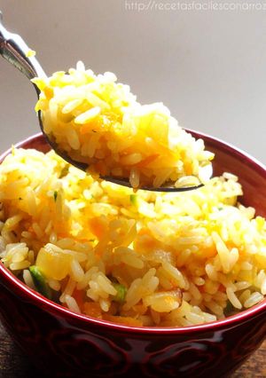 Una foto de Como hacer un exquisito arroz vegetariano delicioso, liviano y SUPER ECONÓMICO