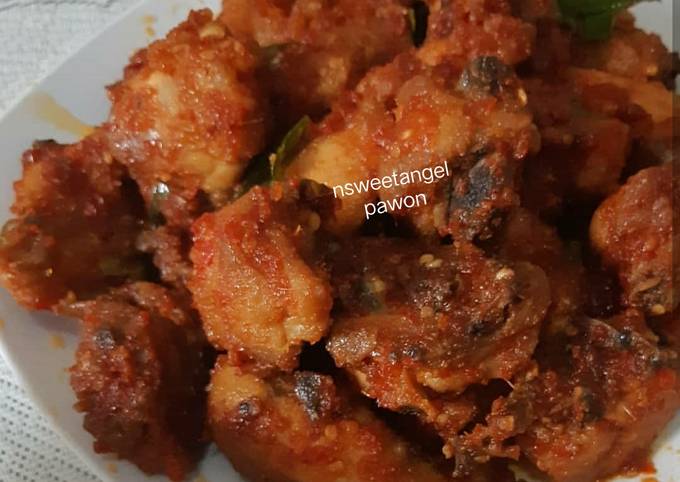 Bagaimana mengolah Ayam panggang pedas bumbu rujak, Lezat