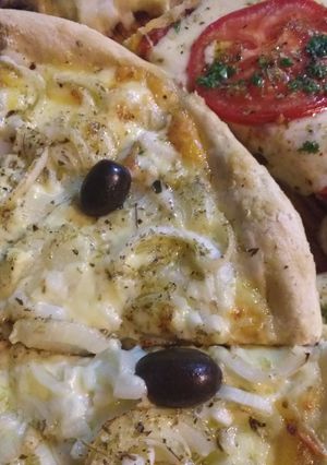 Una foto de Masa pizza fácil 😁