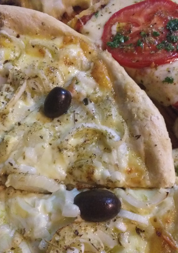 Una foto de Masa pizza fácil 😁