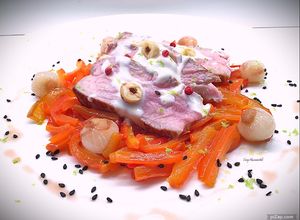 Foto di Tagliata di braciola di vitello (600gr) con crema di gorgonzola con nocciole, e peperoni