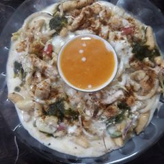 A picture of Chatpaty Dahi baray😋.