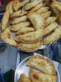 Empanadas de pollo y yapa (regalo-extra) de dulce de batata (postre)