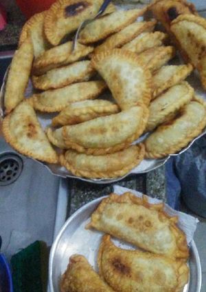 Una foto de Empanadas de pollo y yapa (regalo-extra) de dulce de batata (postre)