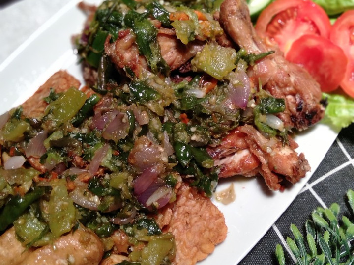 Resep: Ayam,tempe,tahu penyet cabe ijo Yang Enak