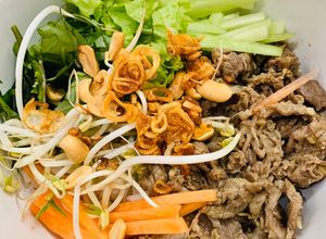 Hình của món Bún bò xào Nam Bộ.