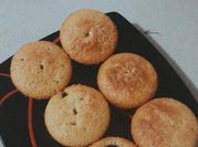 Una foto de muffins de frambuesa