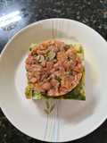 131. Tartar de Salmón Ahumado y Aguacate