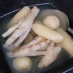 A picture of Cilok Kuah Ceker / Tapioca Balls and Chicken Feet Soup.