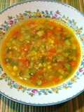 Sopa de verduras con alubias ©