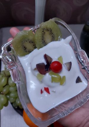 मिक्स फ्रूट क्रीम कप रोल (Mix fruit cream cup roll recipe in Hindi) रेसिपी मुख्य फोटो