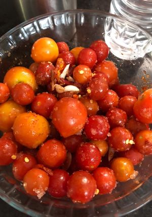 A picture of Cherry tomato pickle.