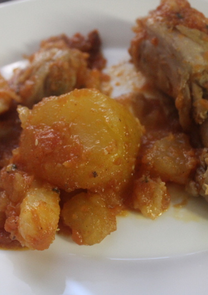 Una foto de Jamoncitos de pollo con tomate