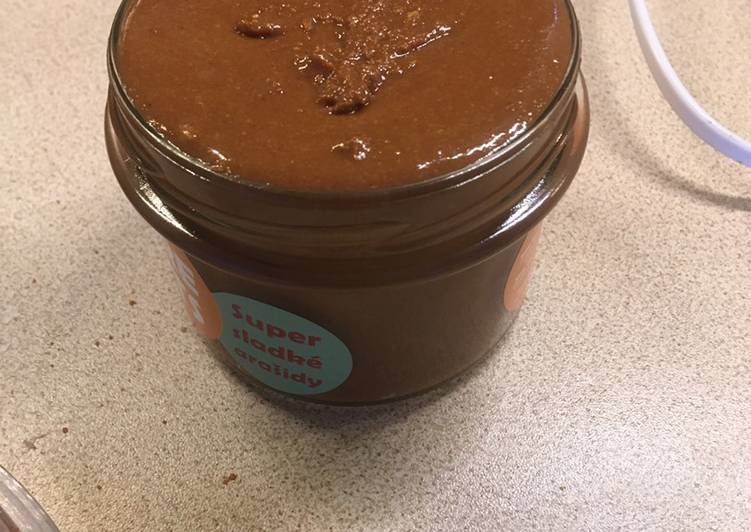 Chocolate peanut butter (čokoládové arašidové maslo)