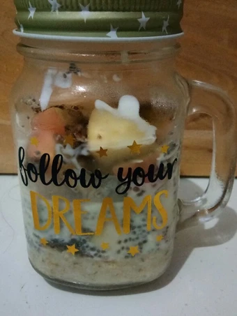 Langkah Mudah untuk Membuat Resep  Overnight oatmeal diet 1 yang Enak Banget, Enak