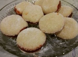 Foto de Biscoito amanteigados recheado de goiabada