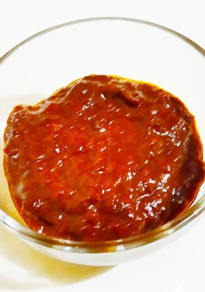 शेजवान सॉस (schezwan sauce recipe in marathi) रेसिपी चे मुख्य फोटो